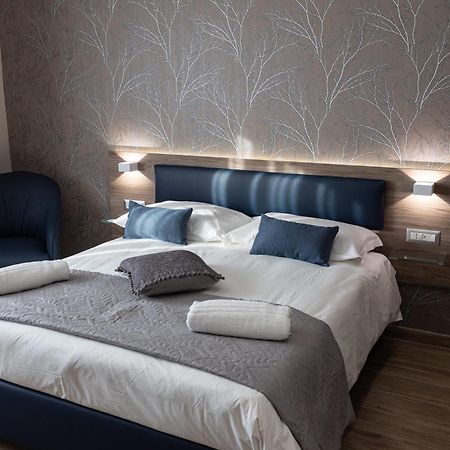 Famalu Apartments Наполи Екстериор снимка