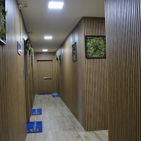 Famalu Apartments Наполи Екстериор снимка