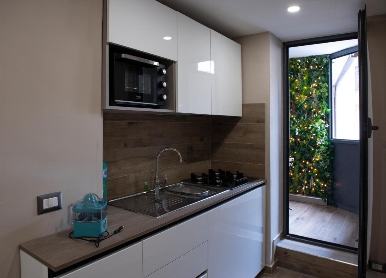 Famalu Apartments Наполи Екстериор снимка