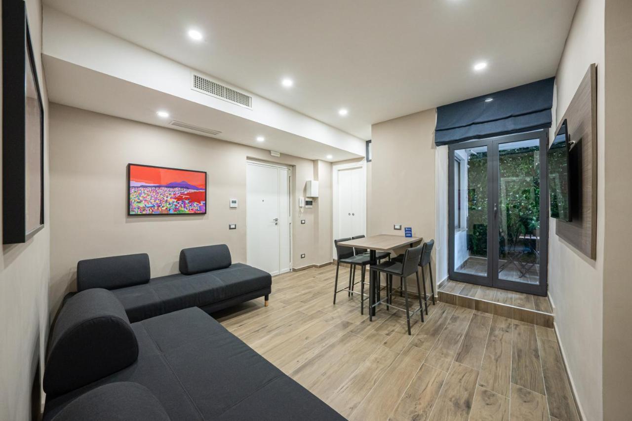 Famalu Apartments Наполи Екстериор снимка