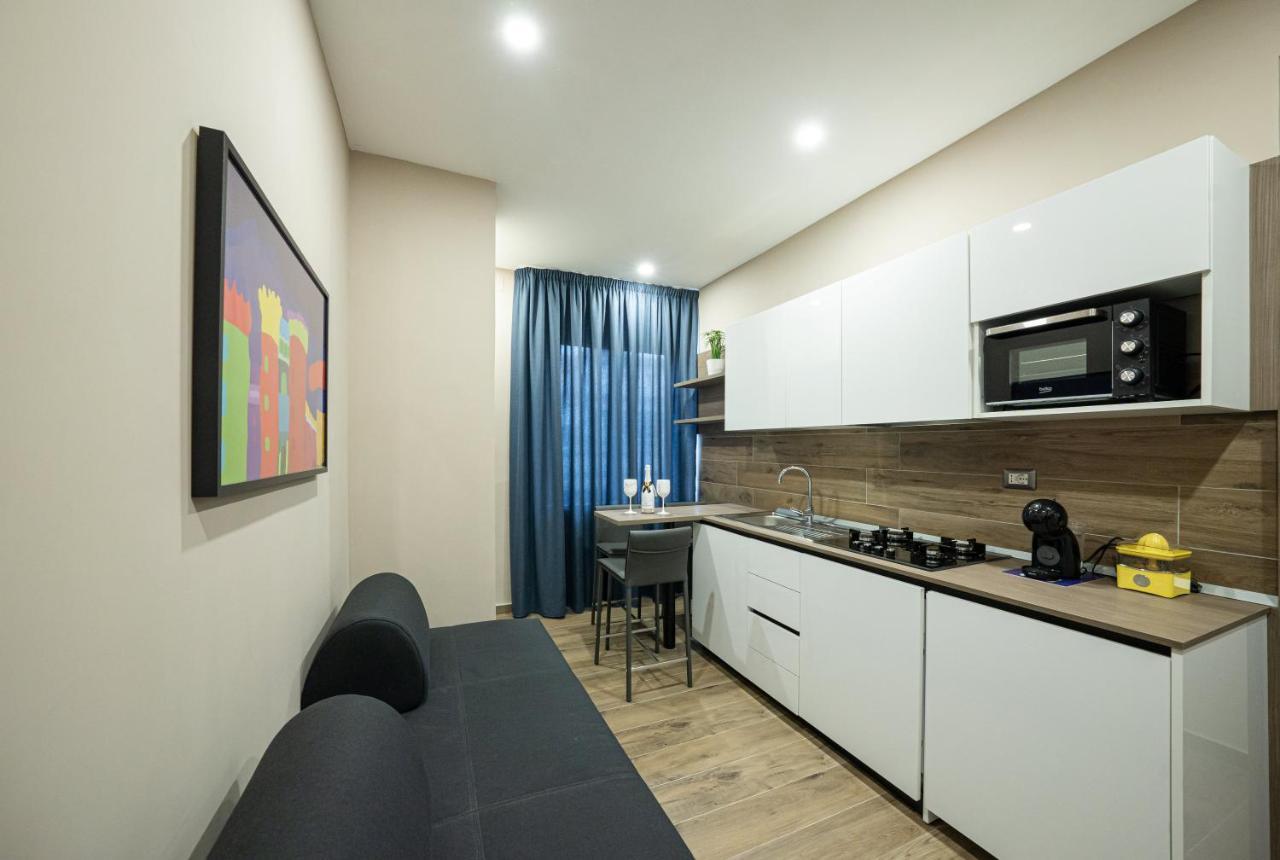 Famalu Apartments Наполи Екстериор снимка