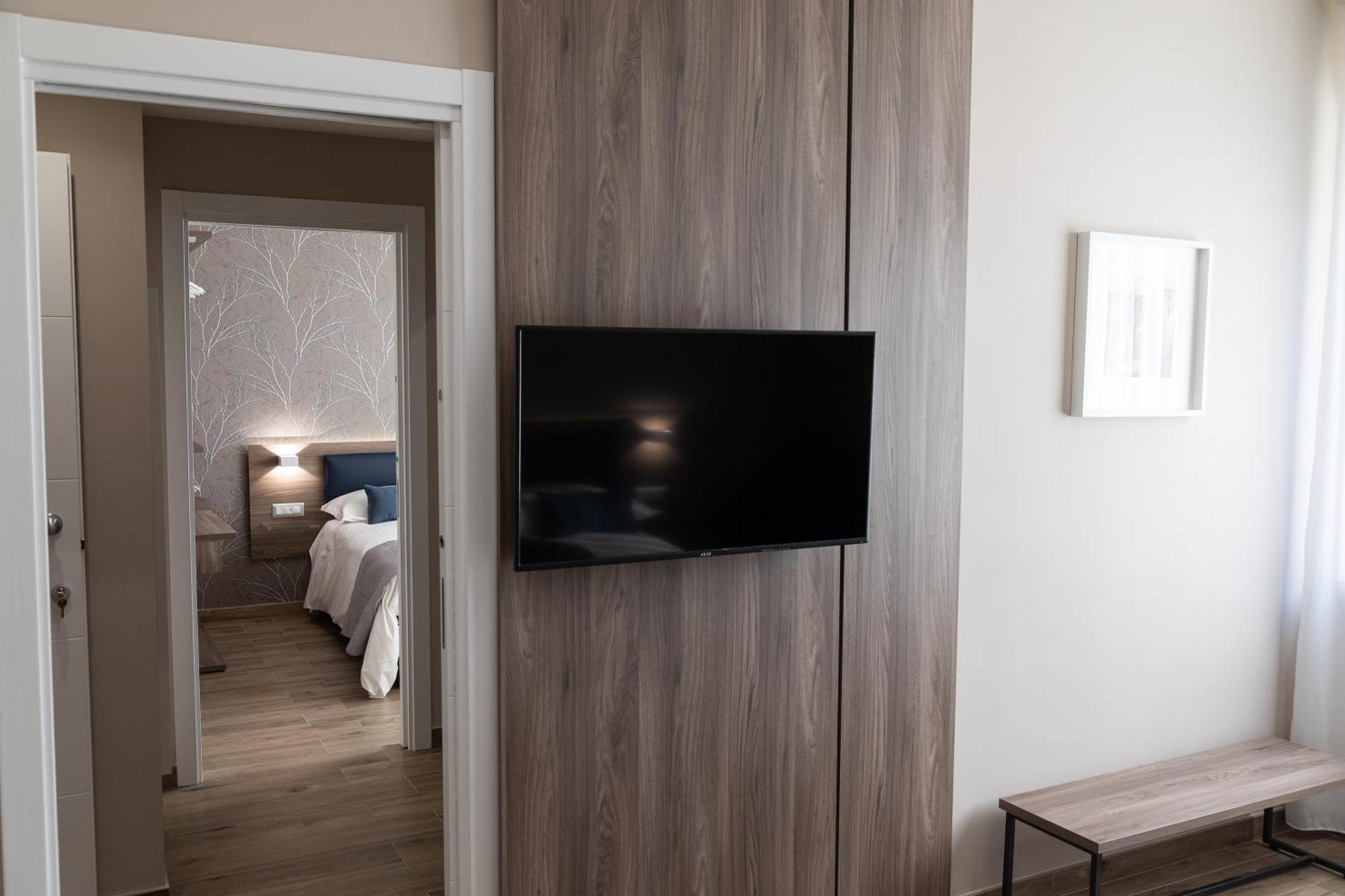 Famalu Apartments Наполи Екстериор снимка