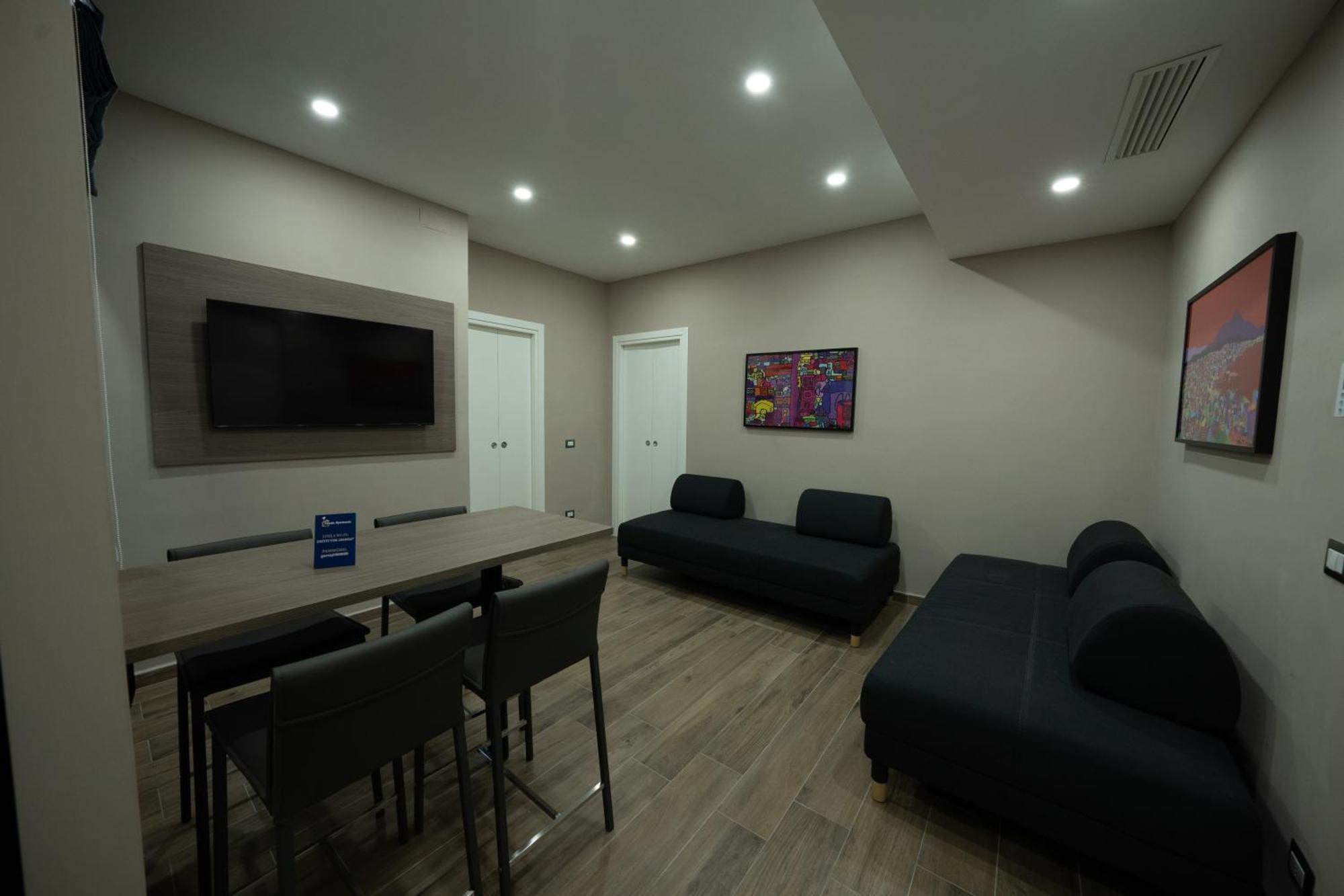 Famalu Apartments Наполи Екстериор снимка