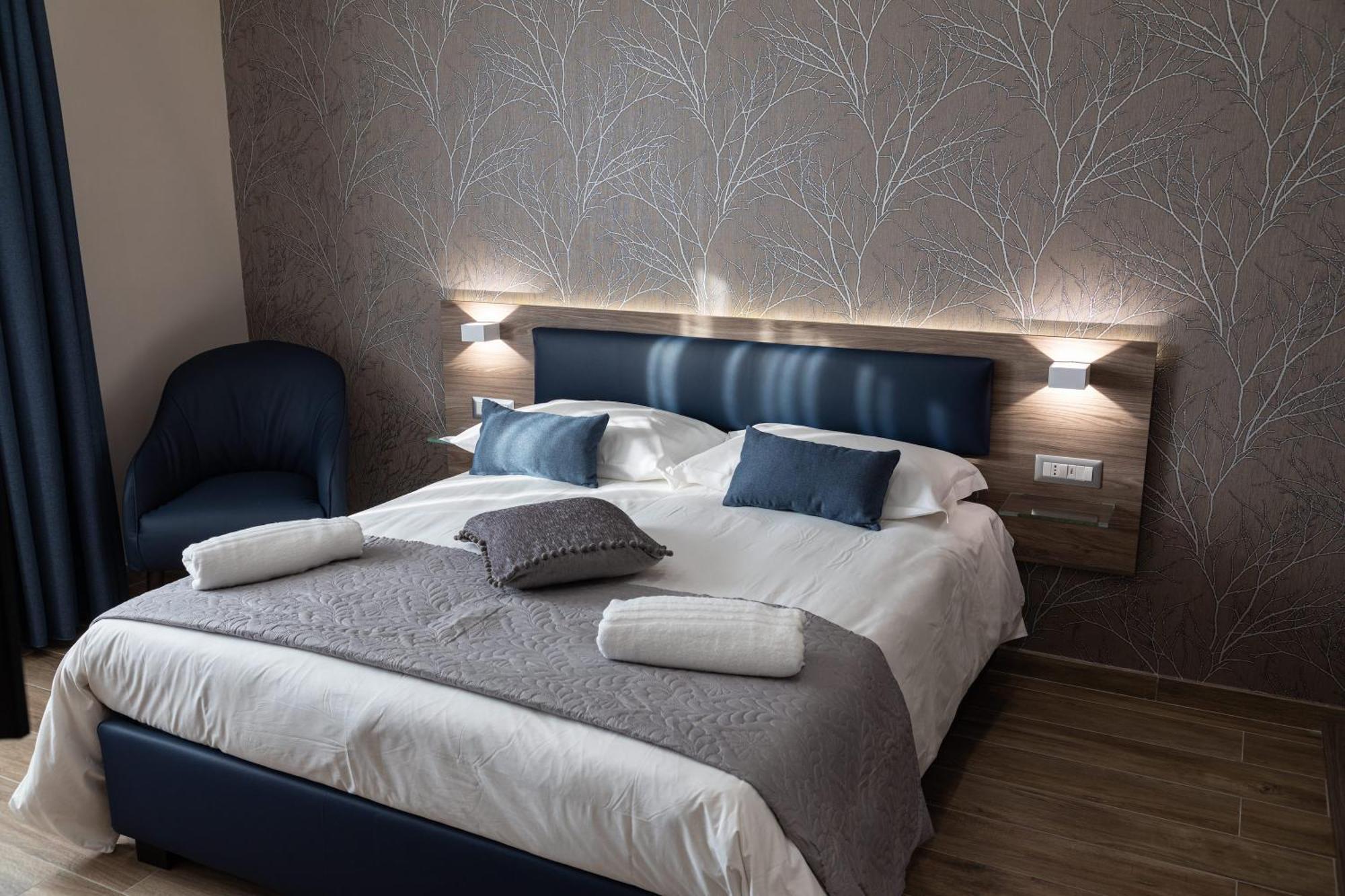 Famalu Apartments Наполи Екстериор снимка