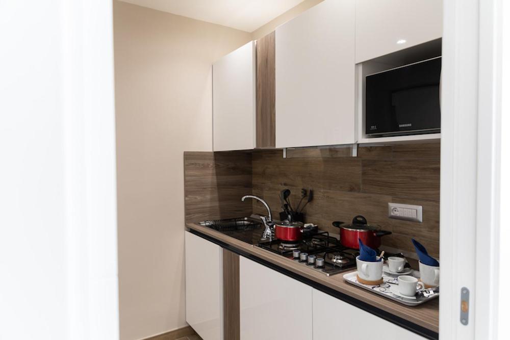 Famalu Apartments Наполи Екстериор снимка