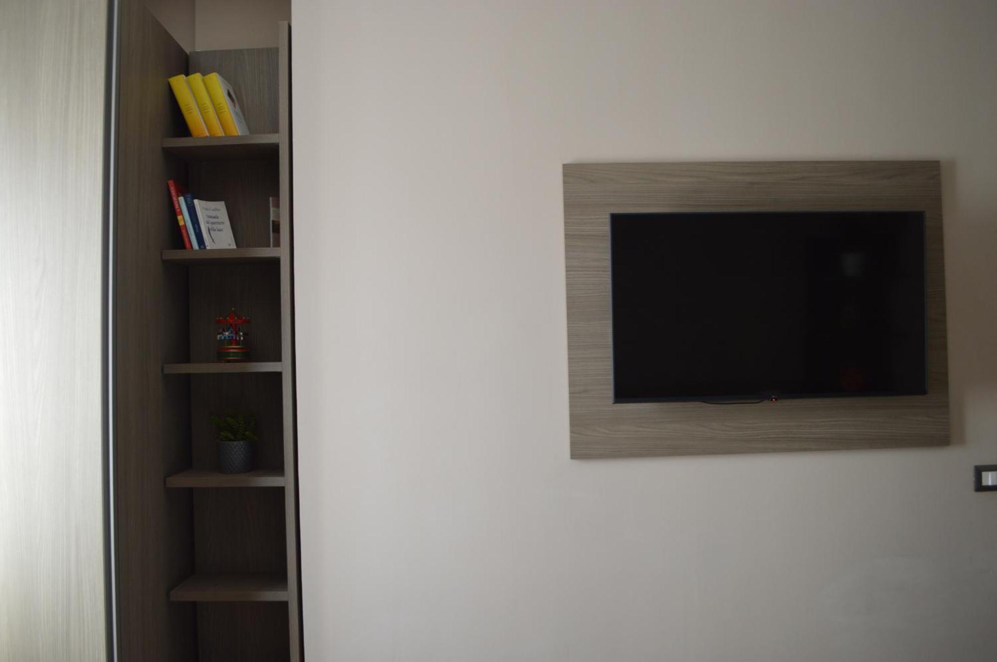 Famalu Apartments Наполи Екстериор снимка