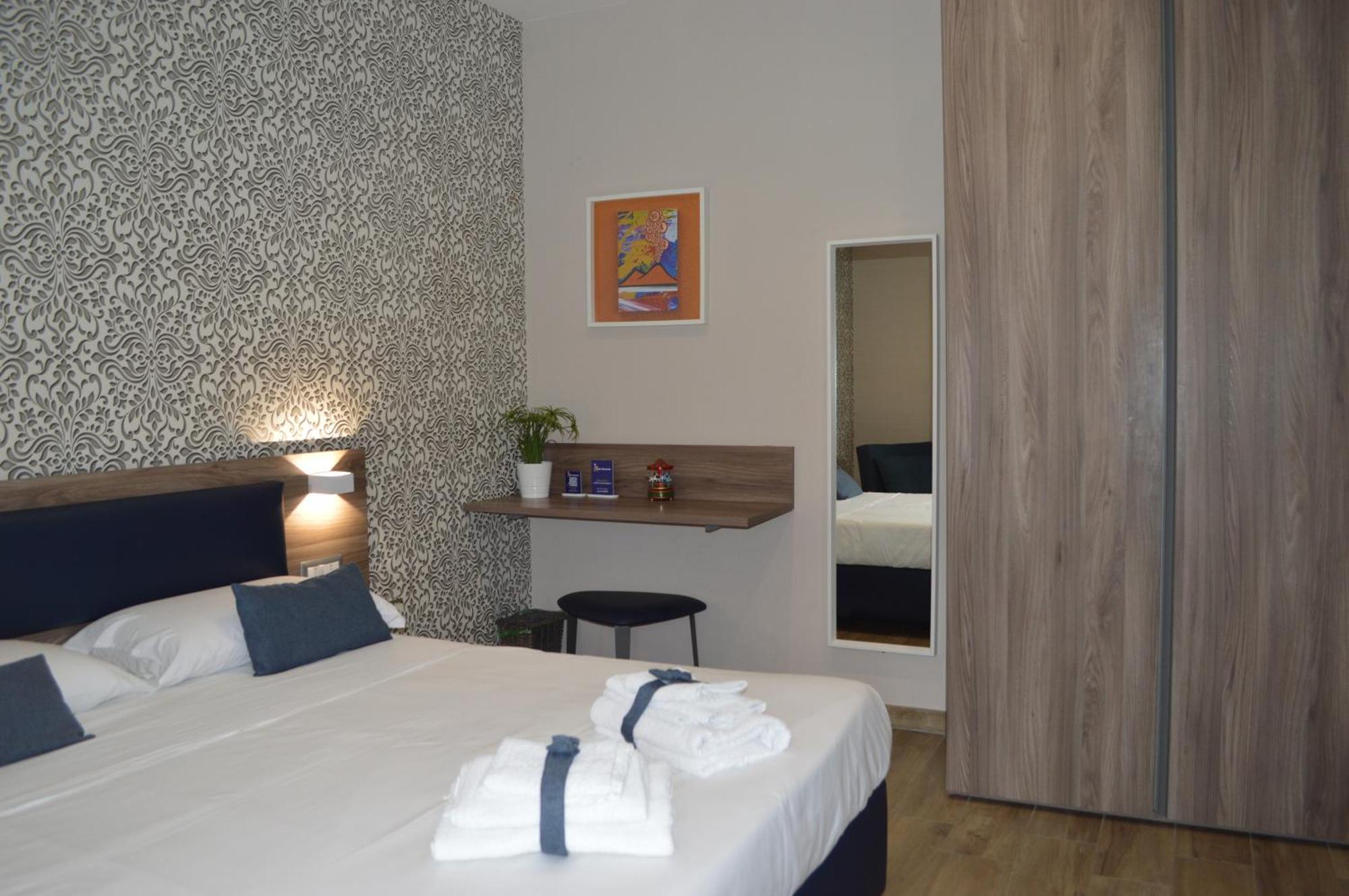 Famalu Apartments Наполи Екстериор снимка