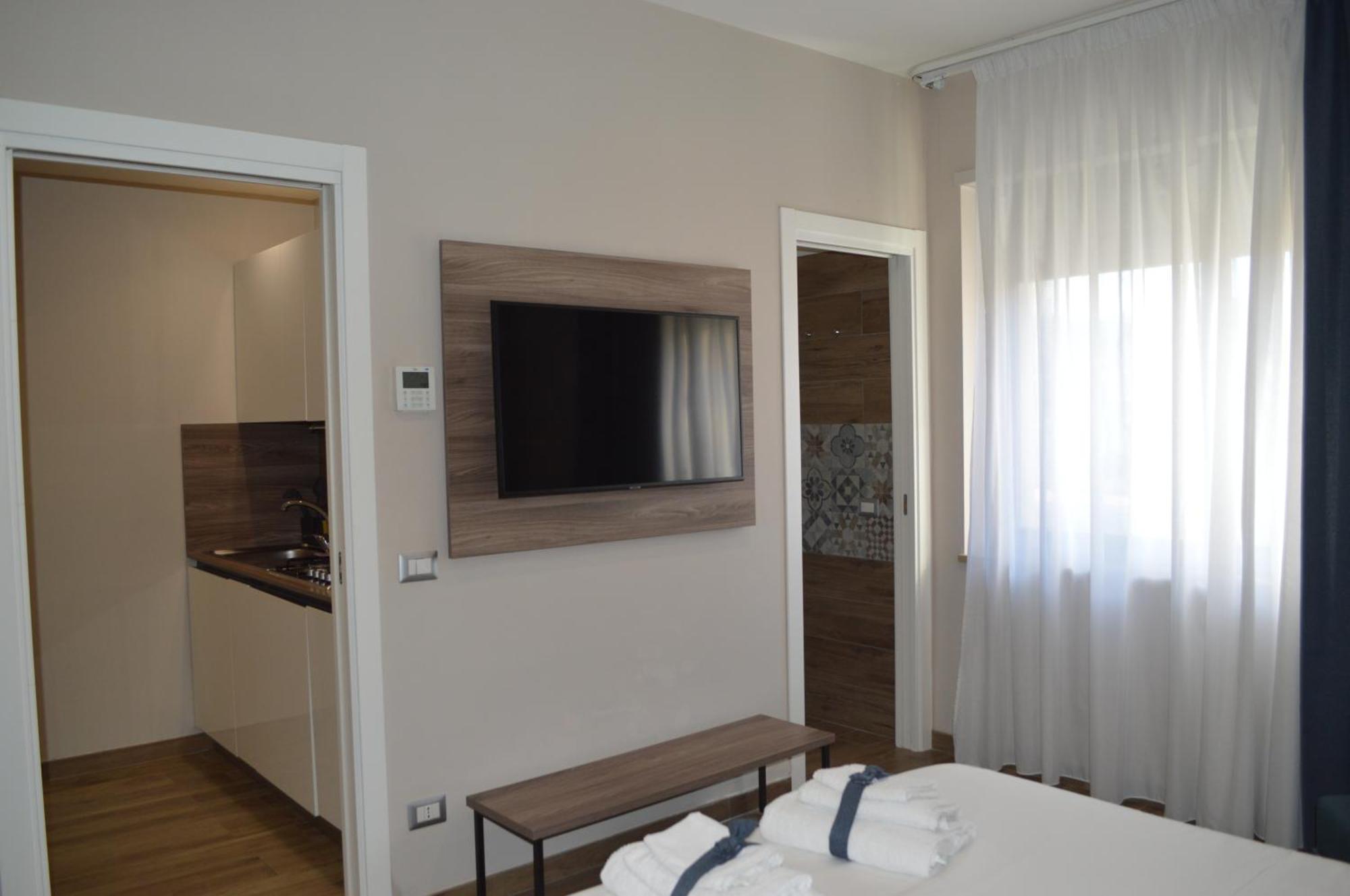Famalu Apartments Наполи Екстериор снимка