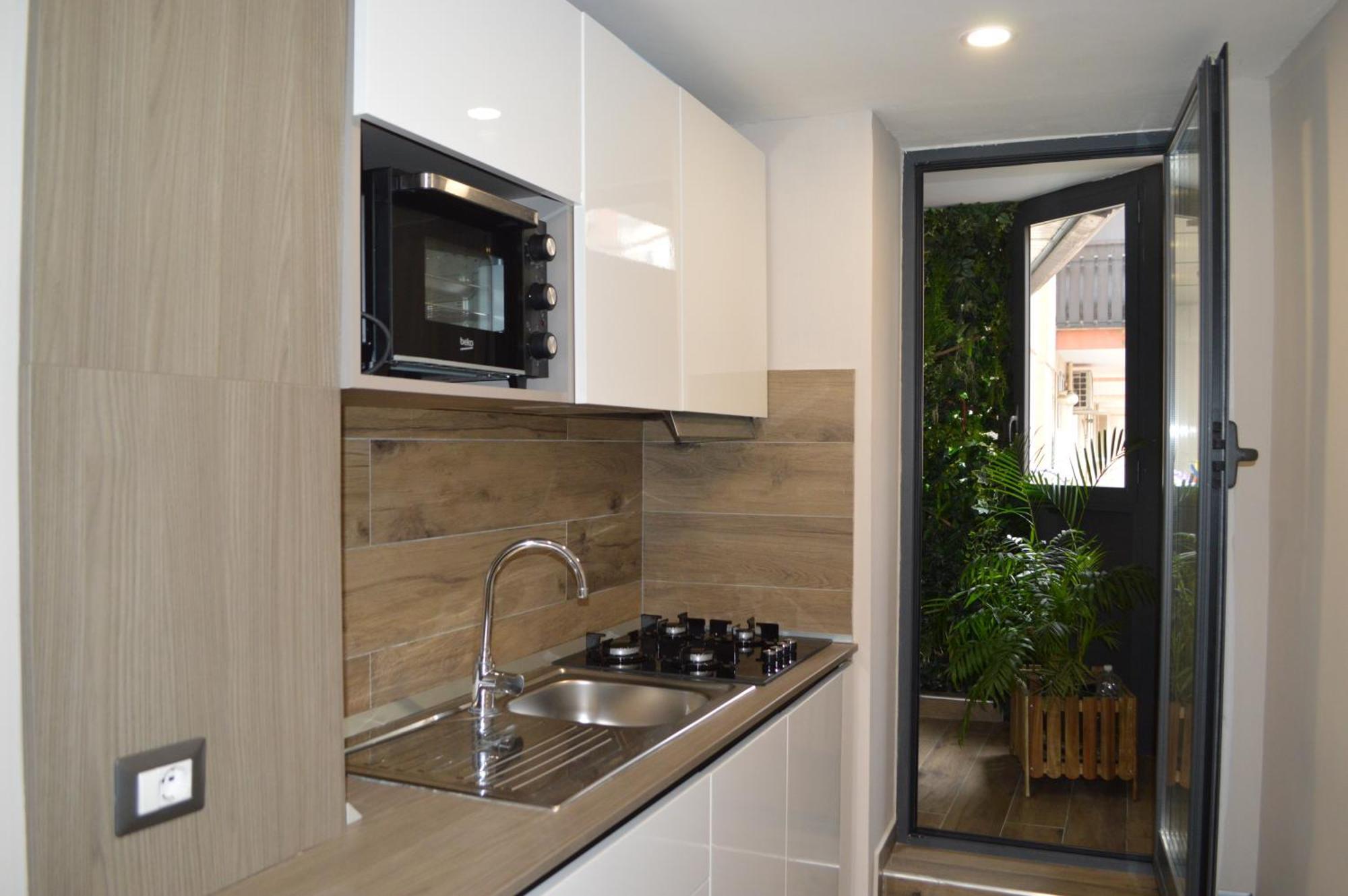 Famalu Apartments Наполи Екстериор снимка
