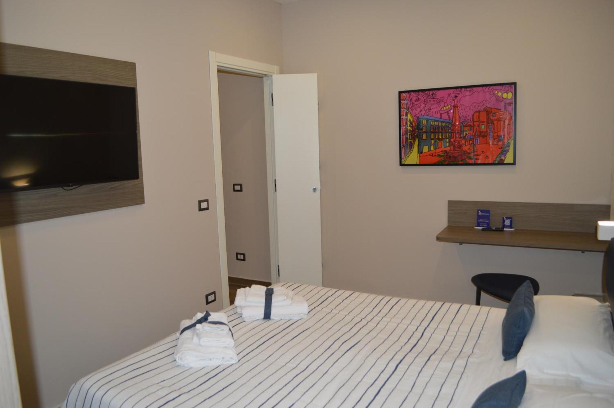 Famalu Apartments Наполи Екстериор снимка